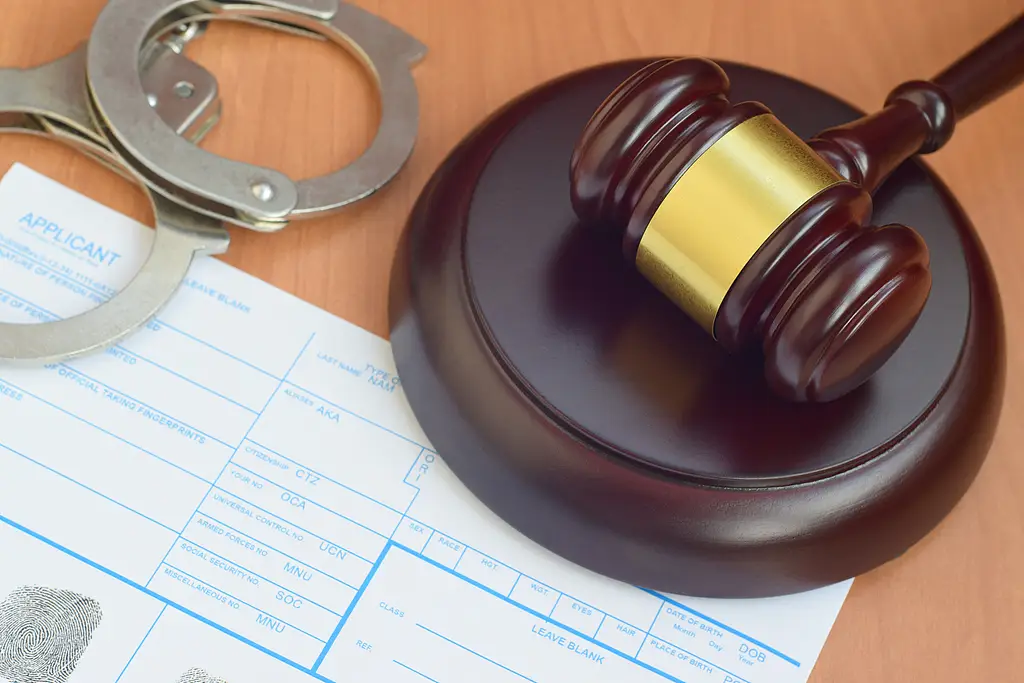 郑州一学校栏杆断裂致3男生坠楼，7年调查报告未出问责陷僵局